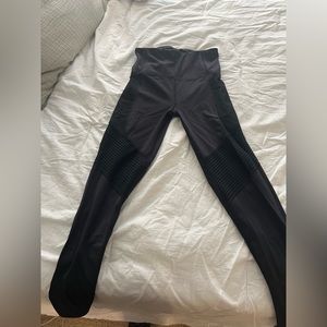 Size small body glove leggings with side pockets